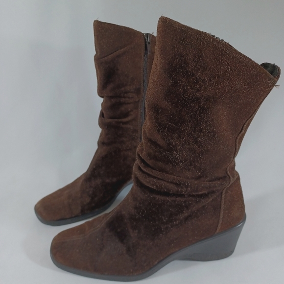 Leather Suede Boots Soft With Minimal Markings. See desc Vintage - Picture 1 of 9